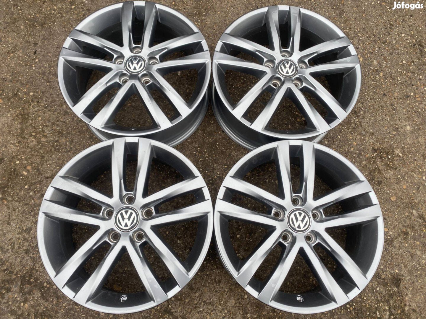 4db gyári 17" VW Touran [Salvador] alufelni. (3856)